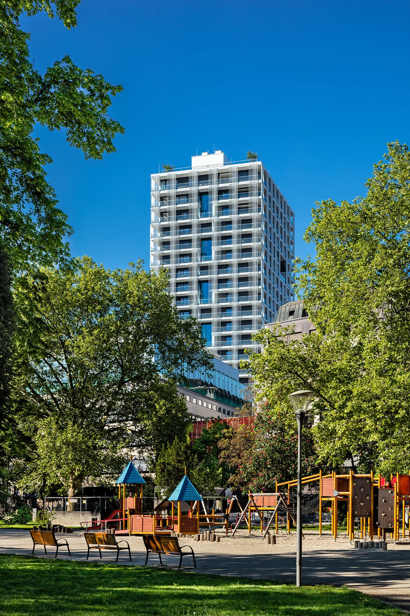 Lux Tower 建筑外观
